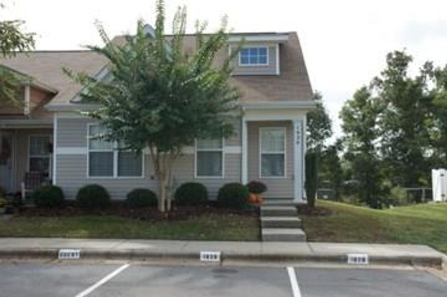 Beautiful end unit townhouse!!! Upgraded kitchen with crown molding , Stainless Steel Appliances, corian countertops, 3 bedroom with master on second floor, ceiling fans in master and living room. Neutral carpet throughout the home. Community pool, picnic and play area. Minutes from Ballantyne shopping and restaurants. Low SC taxes!!!