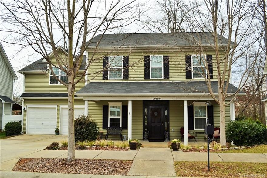 SELLERS WILL ENTERTAIN OFFERS BETWEEN $249,900-$269,876.
Beautiful 3/4 BR 2.5 bath 2 story home with a 2 car garage. Upgraded kitchen has granite, ss appliances, breakfast  area and a butlers pantry leading to the formal dining room. Family room has a gas fireplace & Separate living room with French doors.  Large walk-in closets master br. Large room upstairs has closet, could be bonus room or fourth bedroom. All in a great community with a Jr. Olympic size pool.
Square feet are approximate.