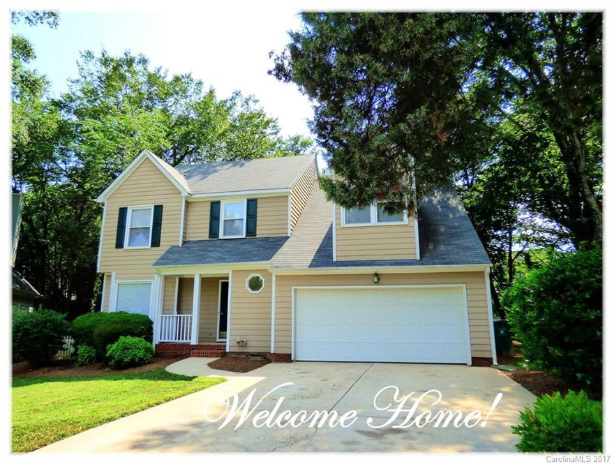 Stunning home w/all NEW Granite counters, gorgeous tile back splash,move-in ready.  New Oven & Dishwasher! Perfect floor plan with entertaining in mind! Treed backyard w/large deck. Located on a quiet cul-de-sac in sought after Davis Lake, close to schools, shopping, restaurants...list goes on and on! THIS IS A MUST SEE!  Call today for your personal showing.