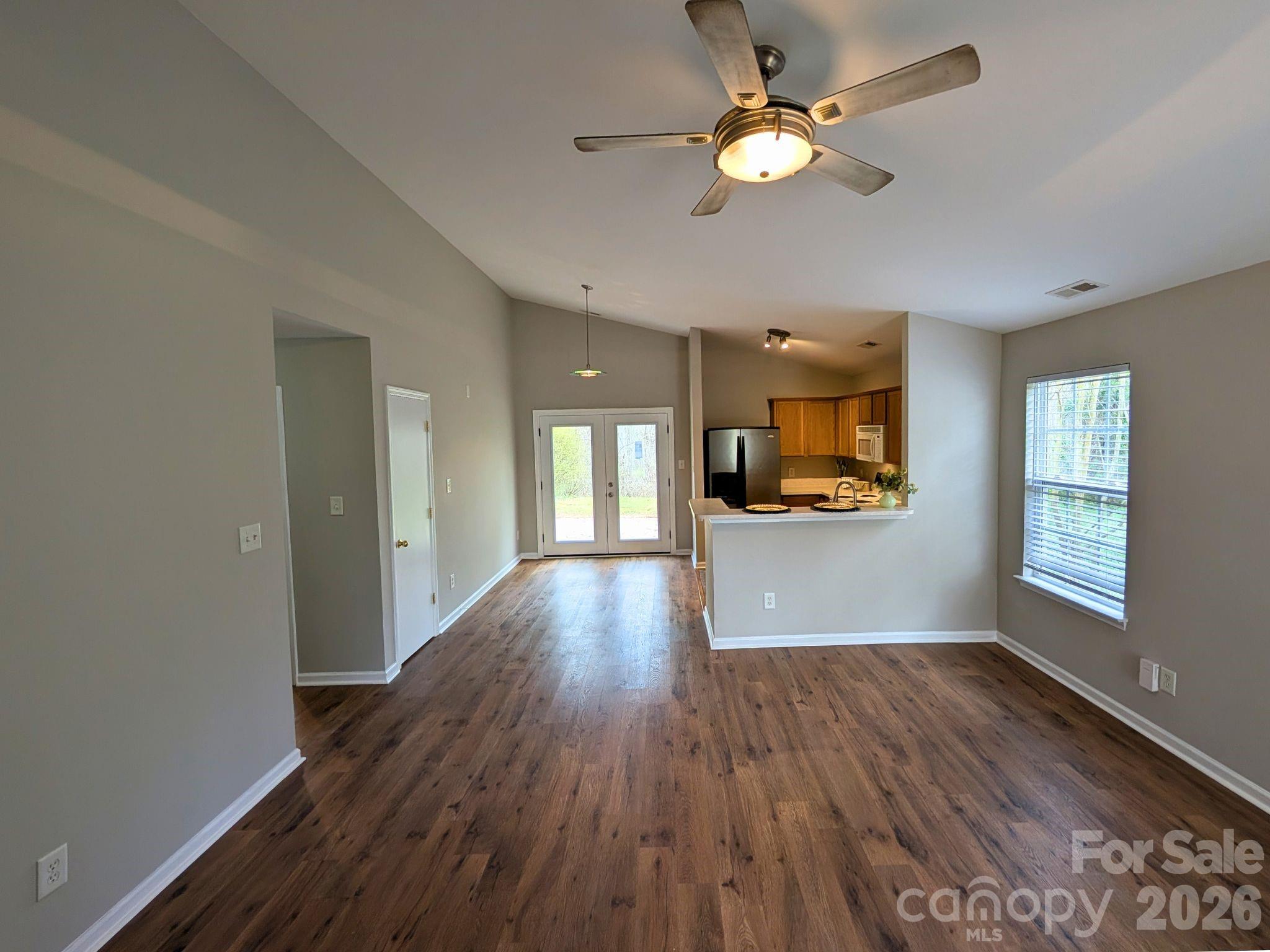 2872 Signal Court SW