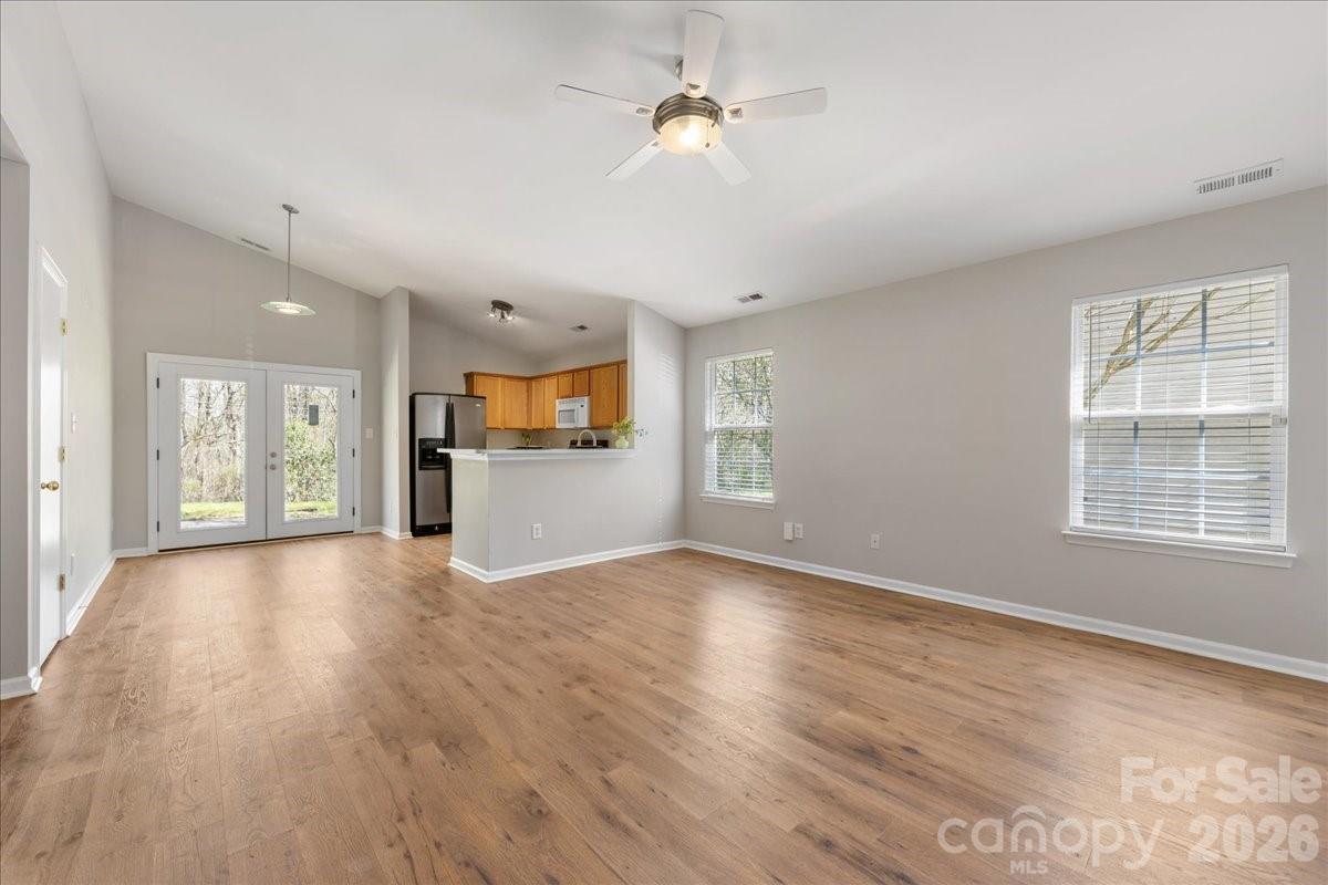 2872 Signal Court SW