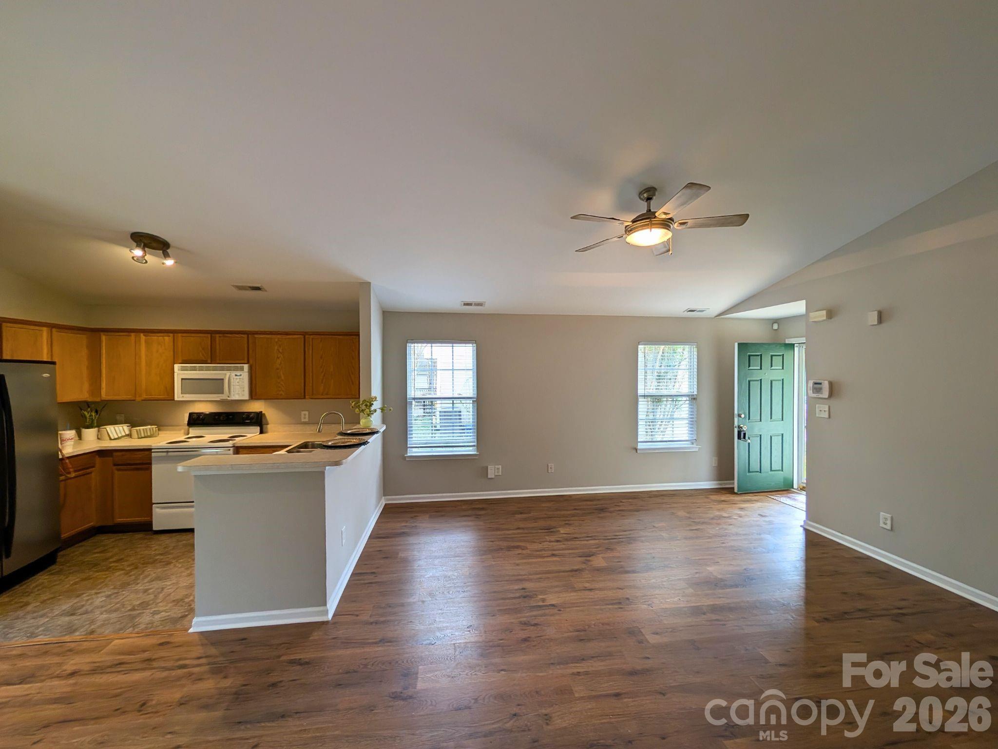 2872 Signal Court SW