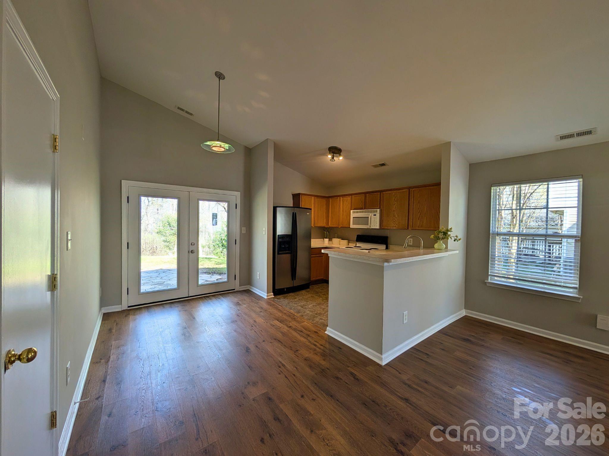 2872 Signal Court SW