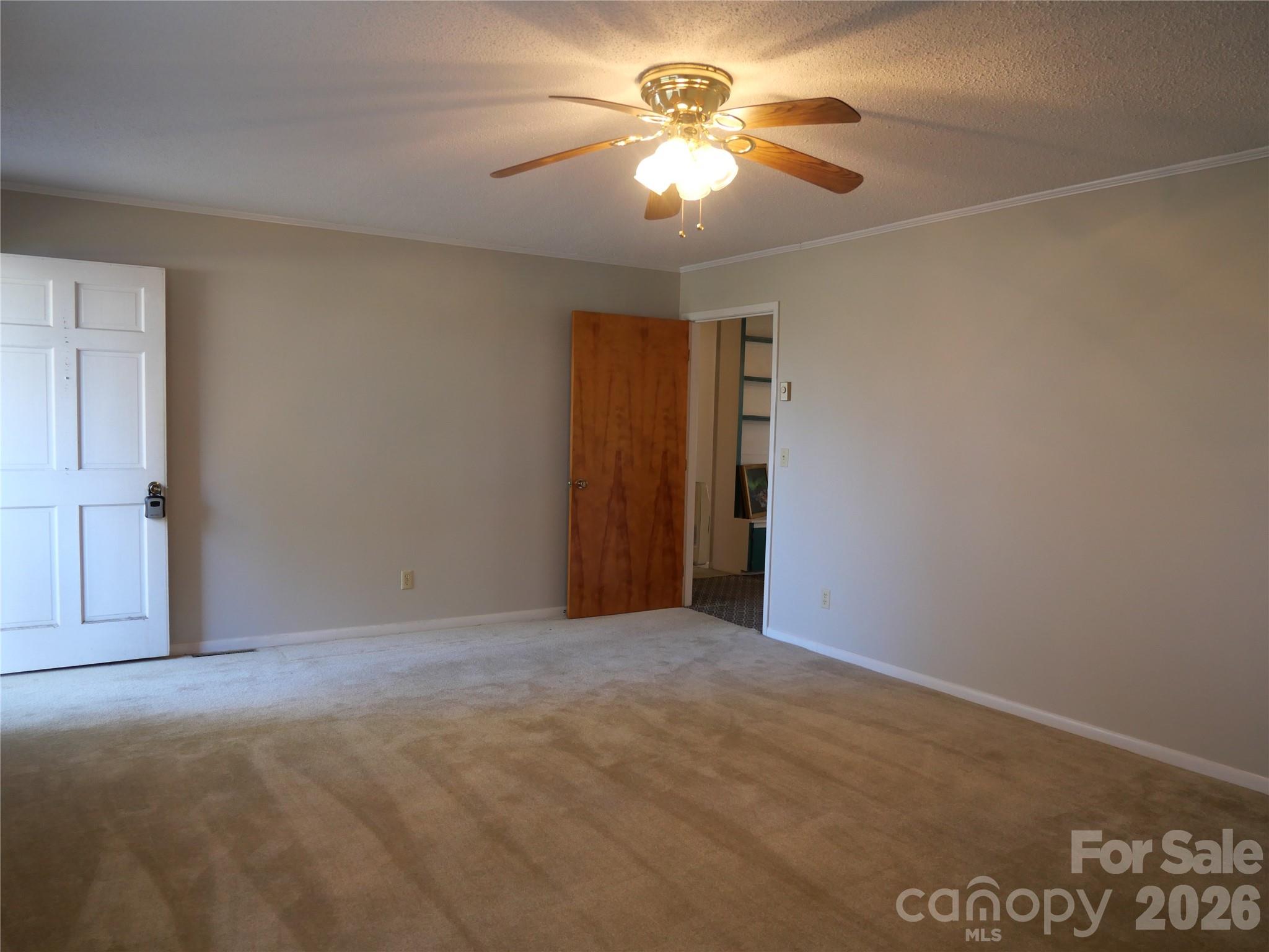 220 N Russell Street