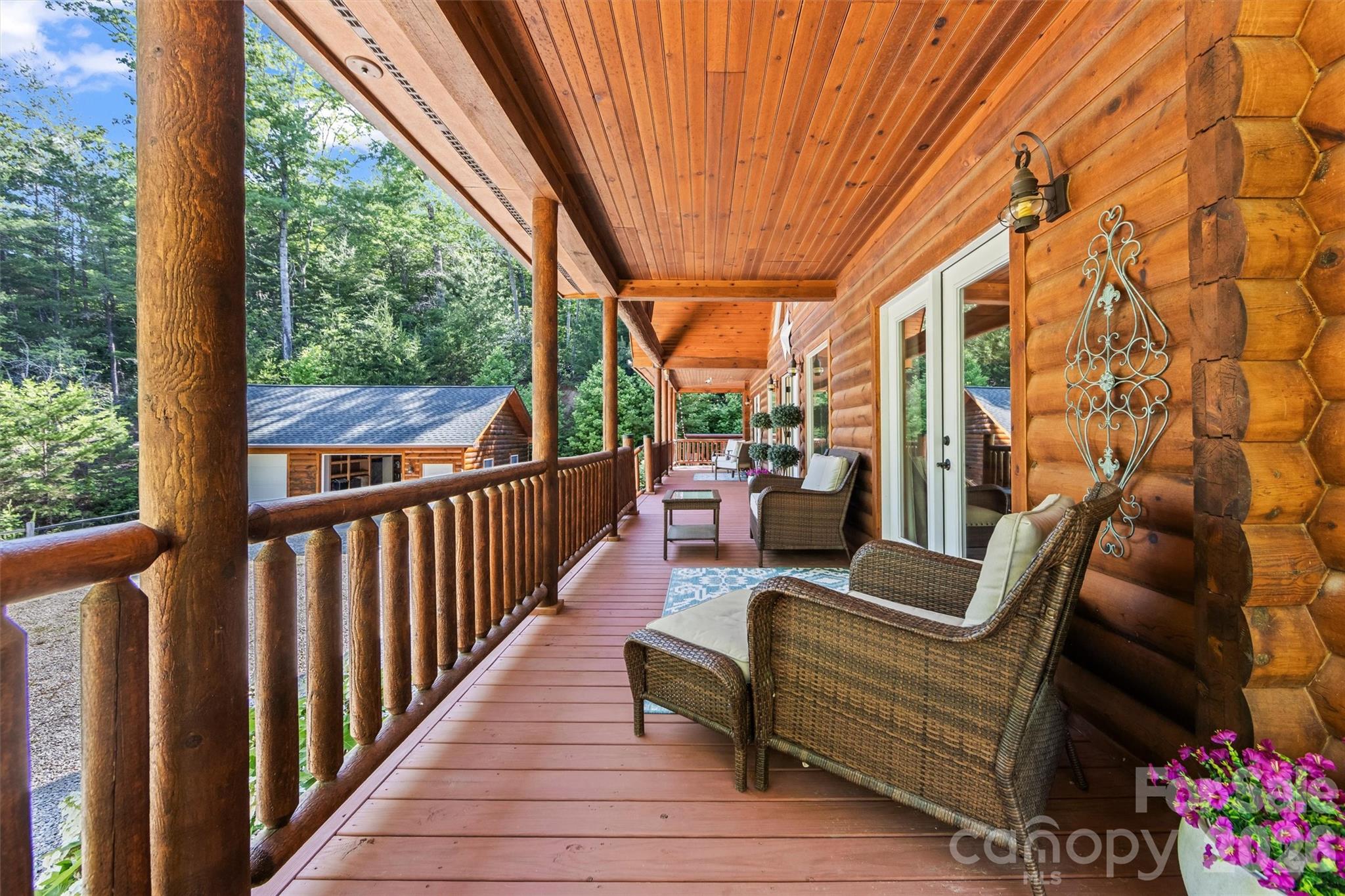 128 Hummingbird Lane