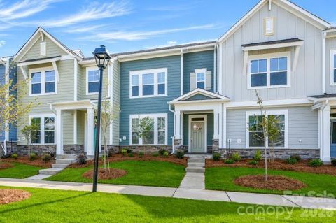 Photo of 10114 Mamillion Drive, Huntersville, NC 28078 (MLS # 4329191)