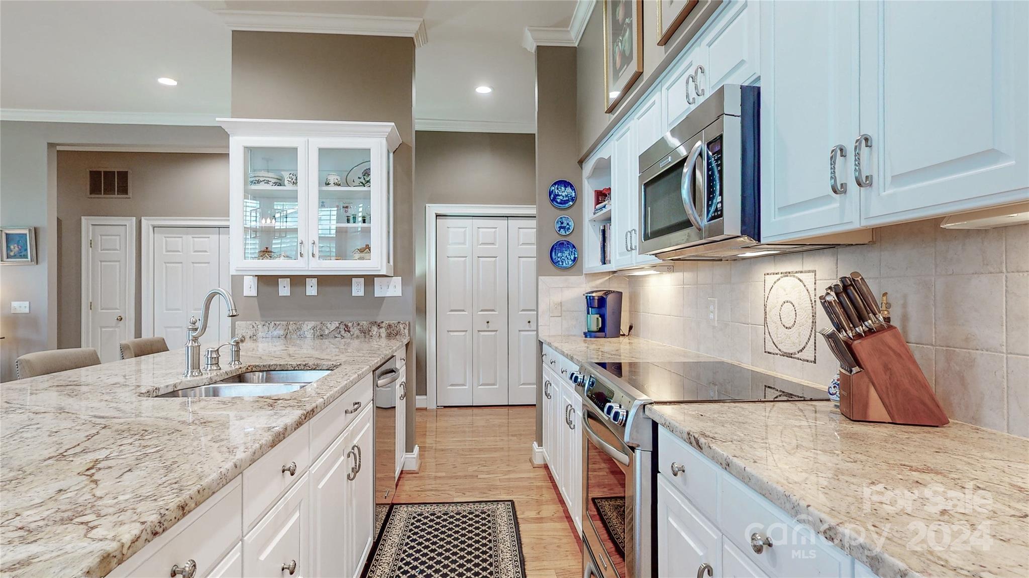 Lake Club - Residential