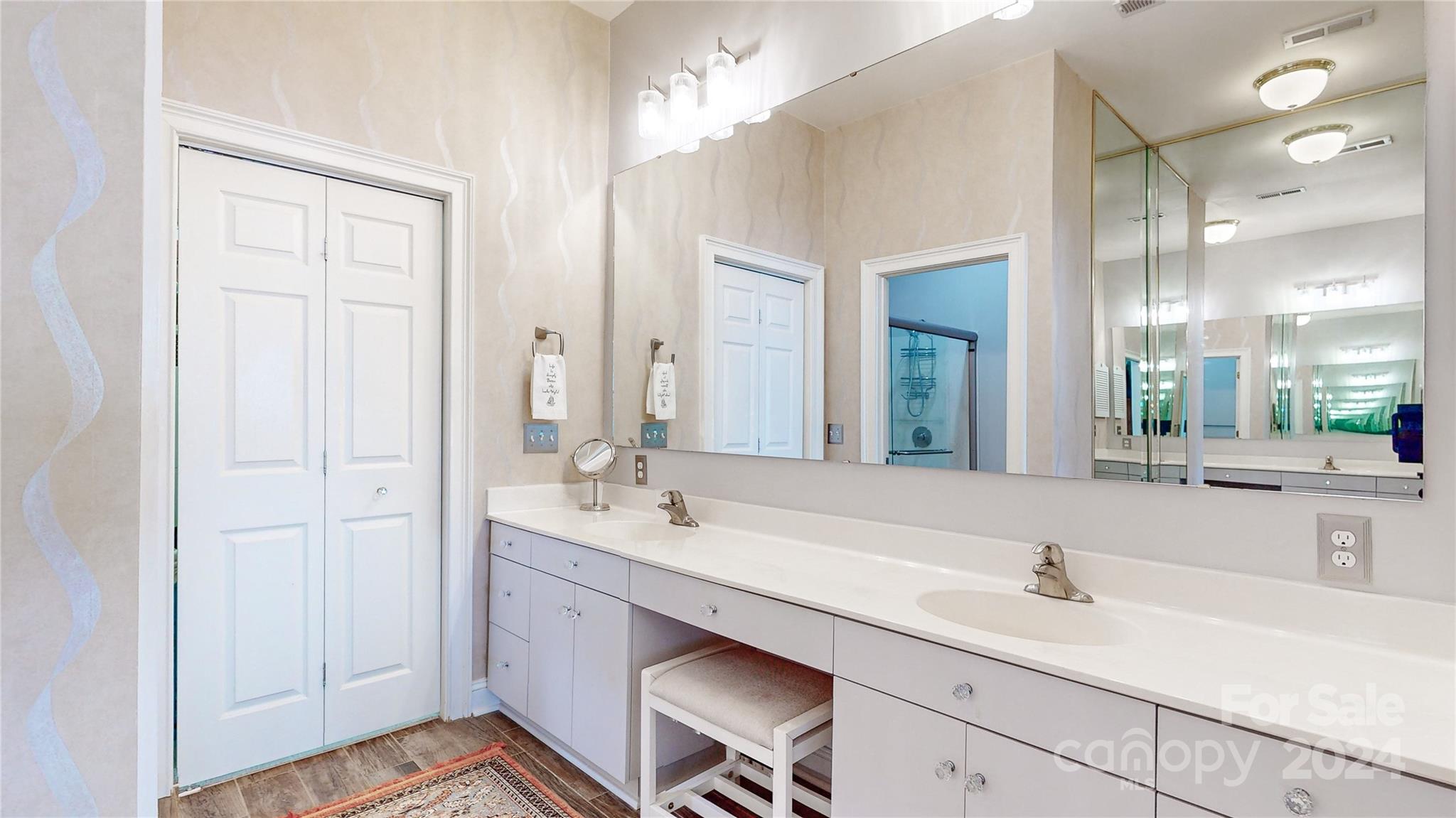 Lake Club - Residential