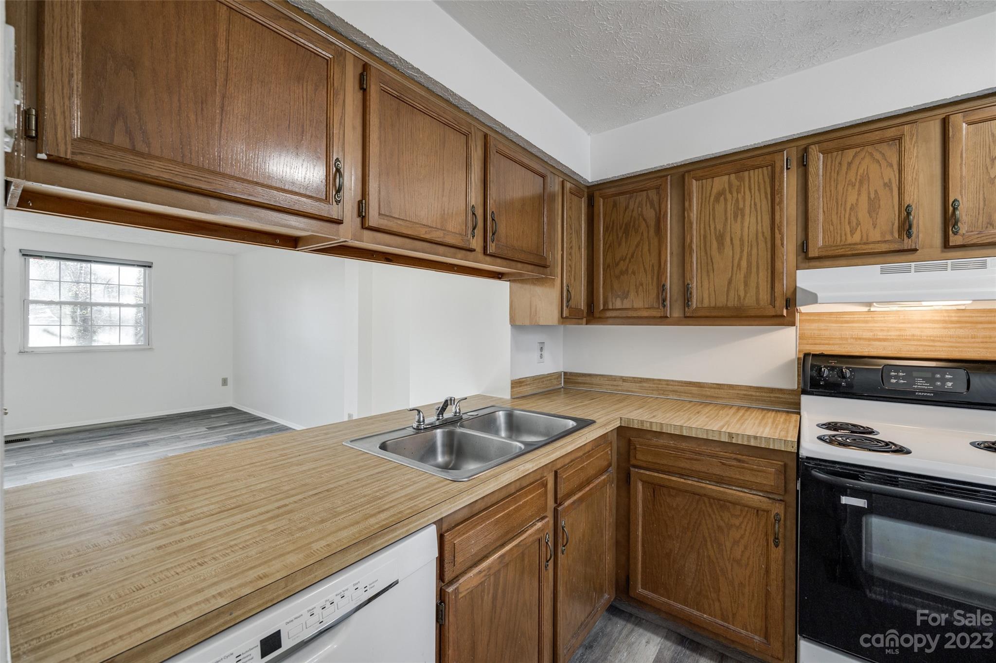 Colonial Village - Residential