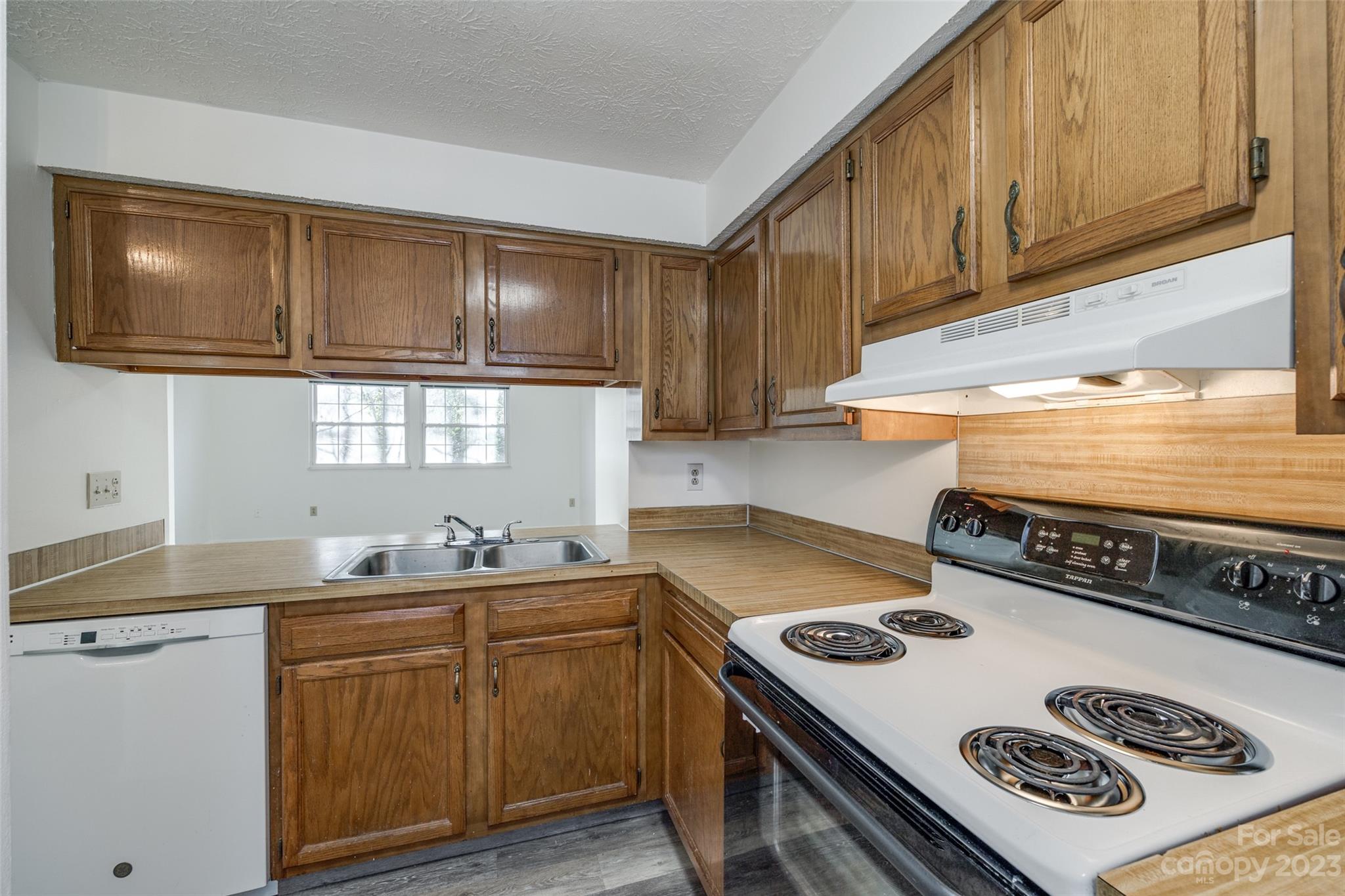 Colonial Village - Residential