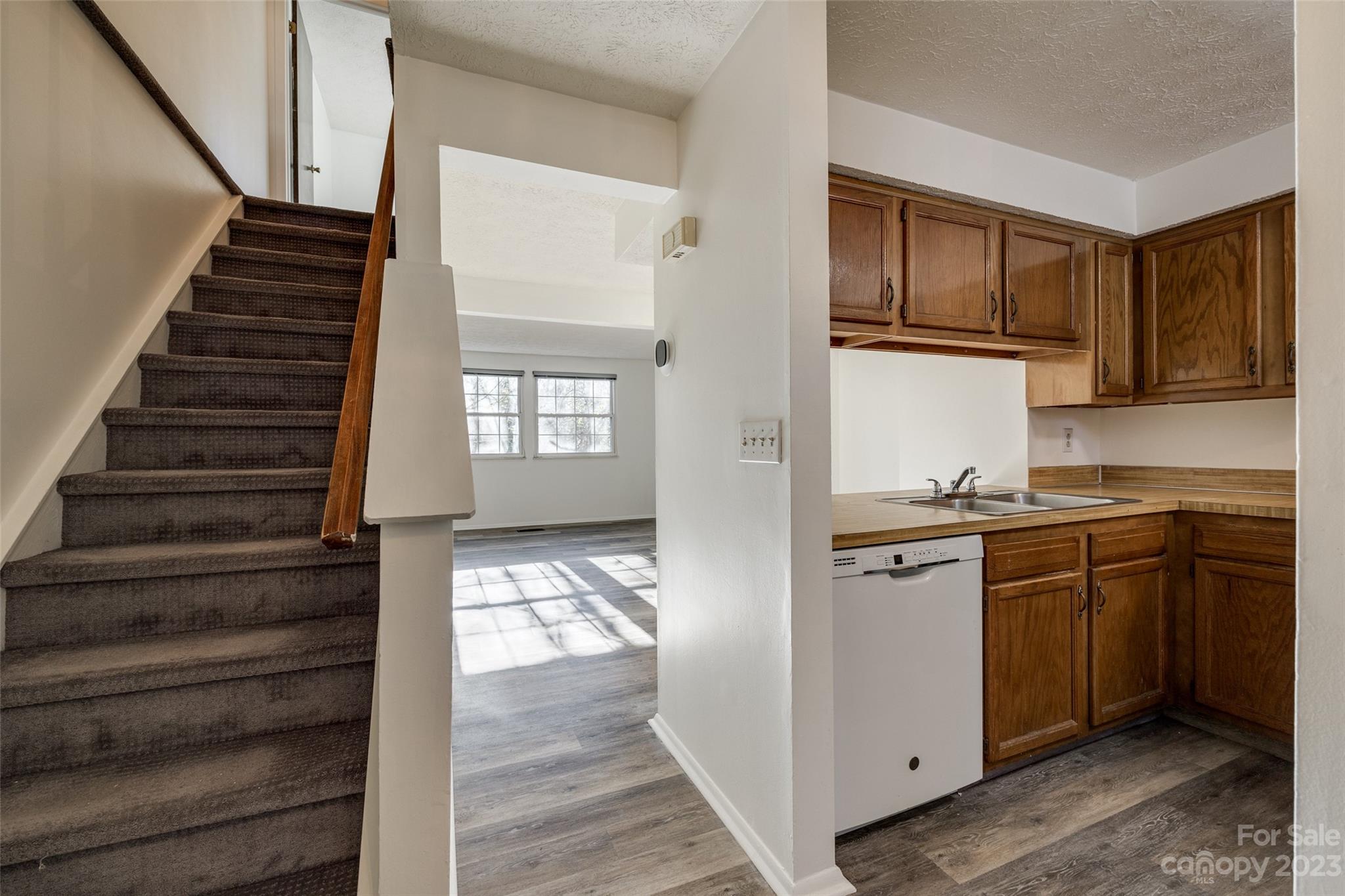 Colonial Village - Residential