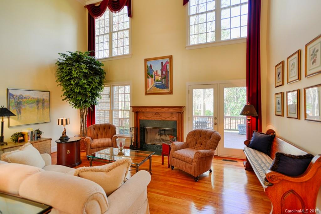 The Peninsula - Residential