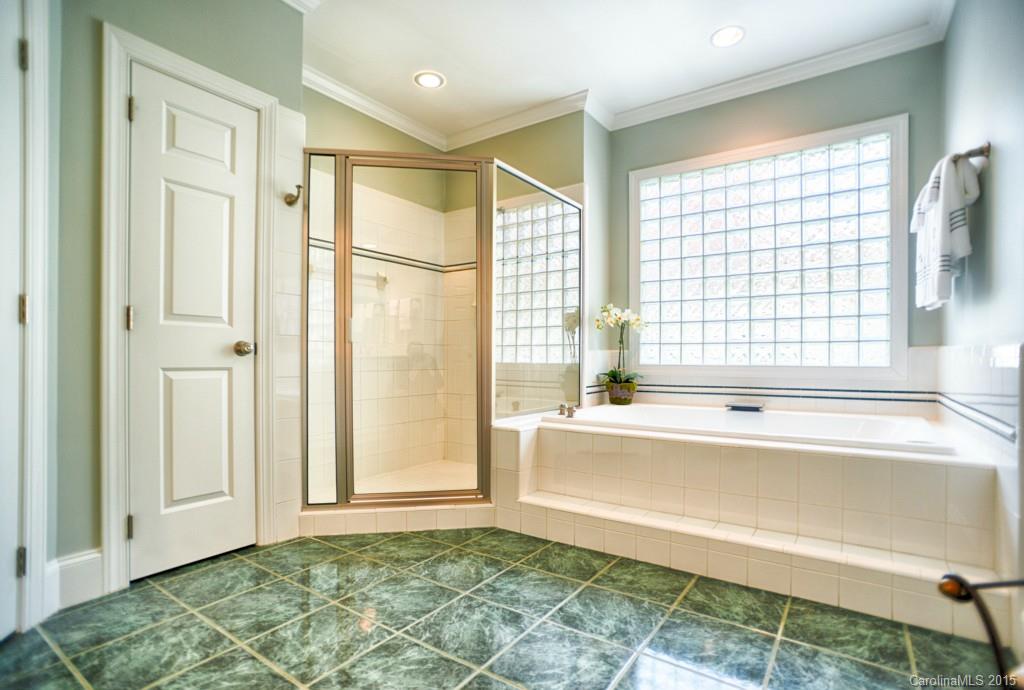 The Peninsula - Residential