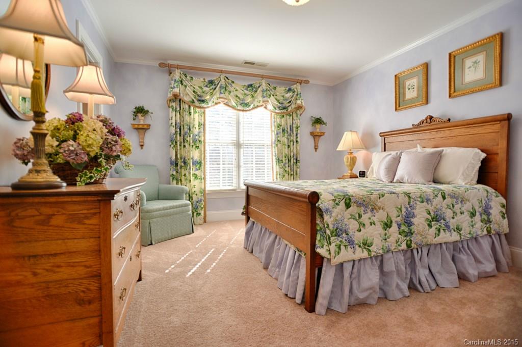 The Peninsula - Residential