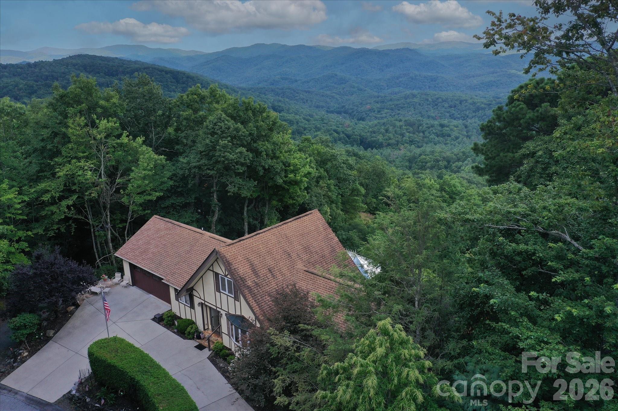 2484 Connestee Trail