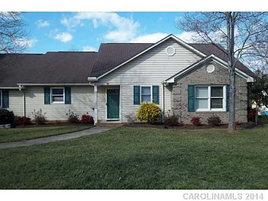 End unit Townhome.  Cathedral ceiling in great room, tray ceiling in master bedroom, ceramic tile floors in master bath.  Patio overlooks neighborhood pond.