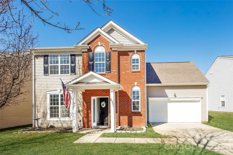 Photo of 8351 Rolling Meadows Lane, Huntersville, NC 28078 (MLS # 4338566)