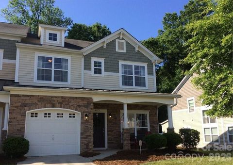 Photo of 4613 Craigmoss Lane, Charlotte, NC 28278 (MLS # 4377907)