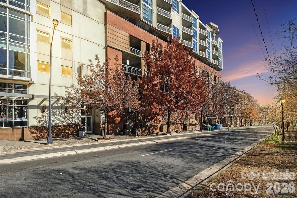 505 E Sixth Street 304