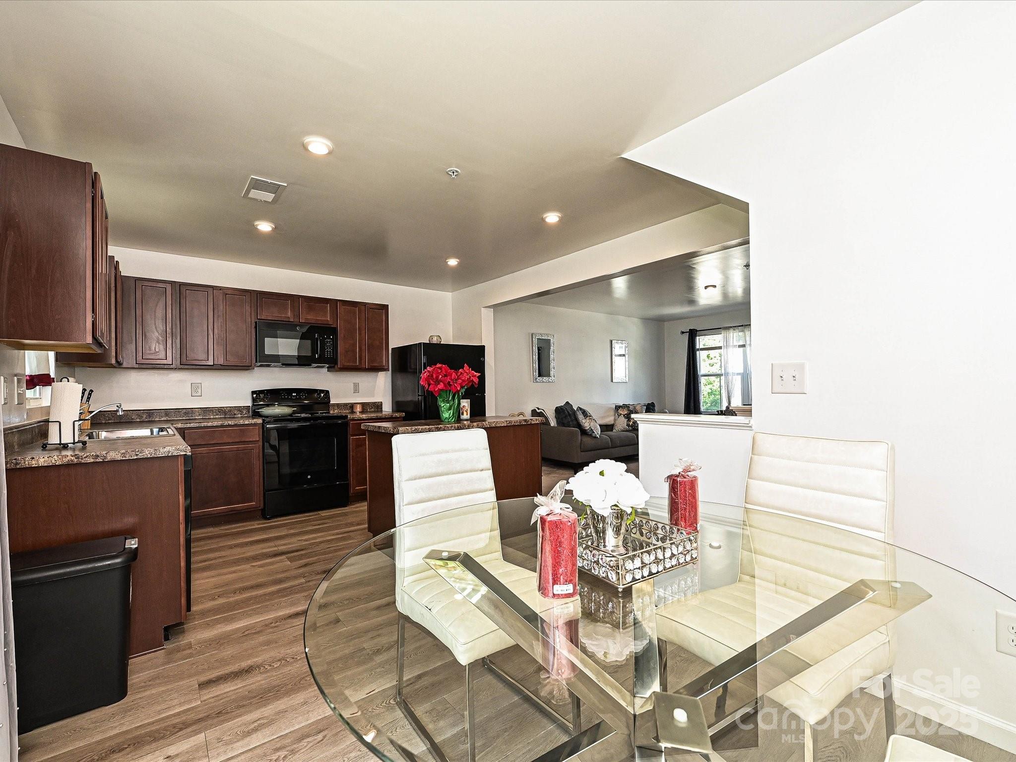 2715 Sydney Overlook Lane