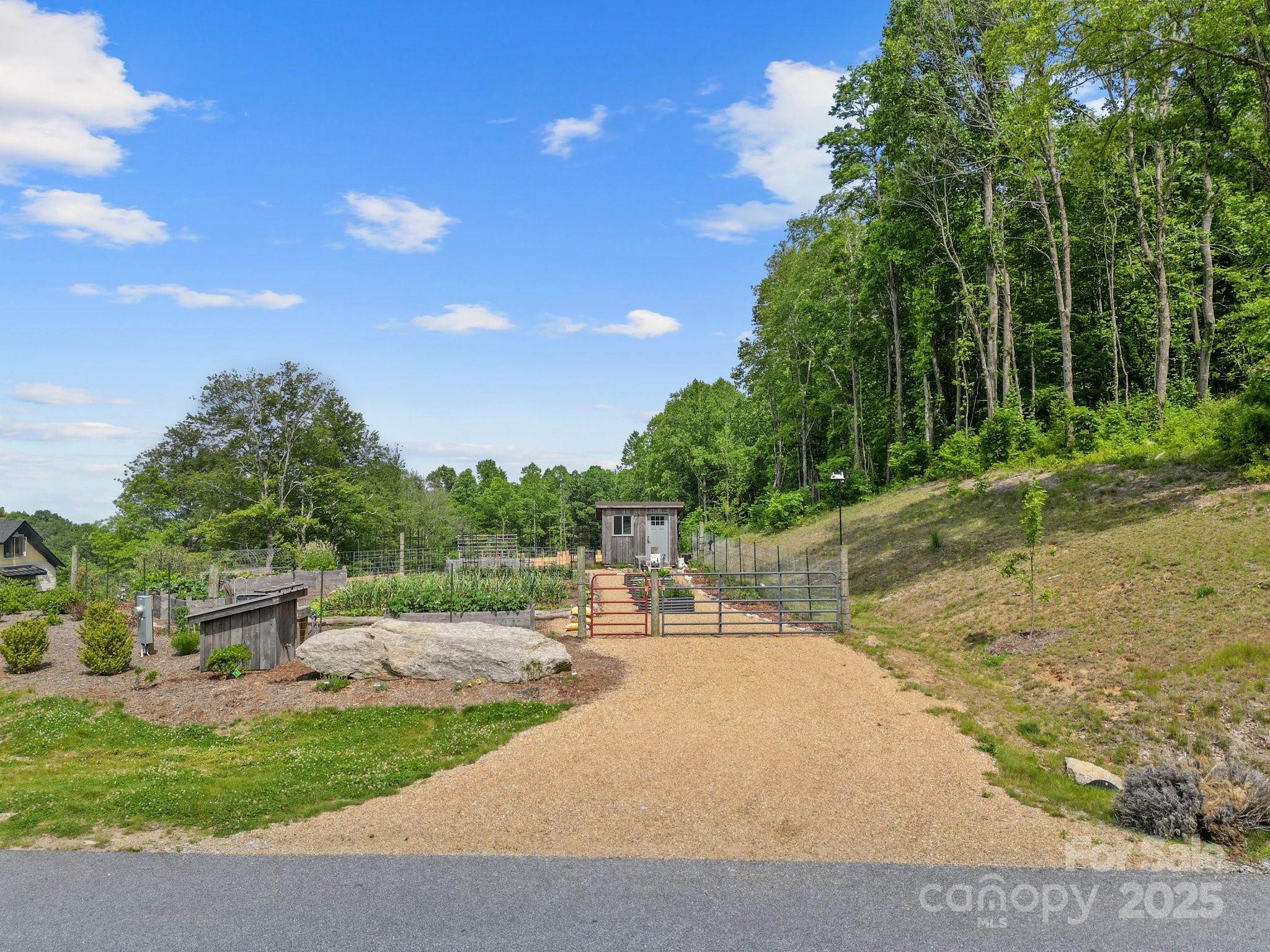 6 Laurel Ledge Way 17