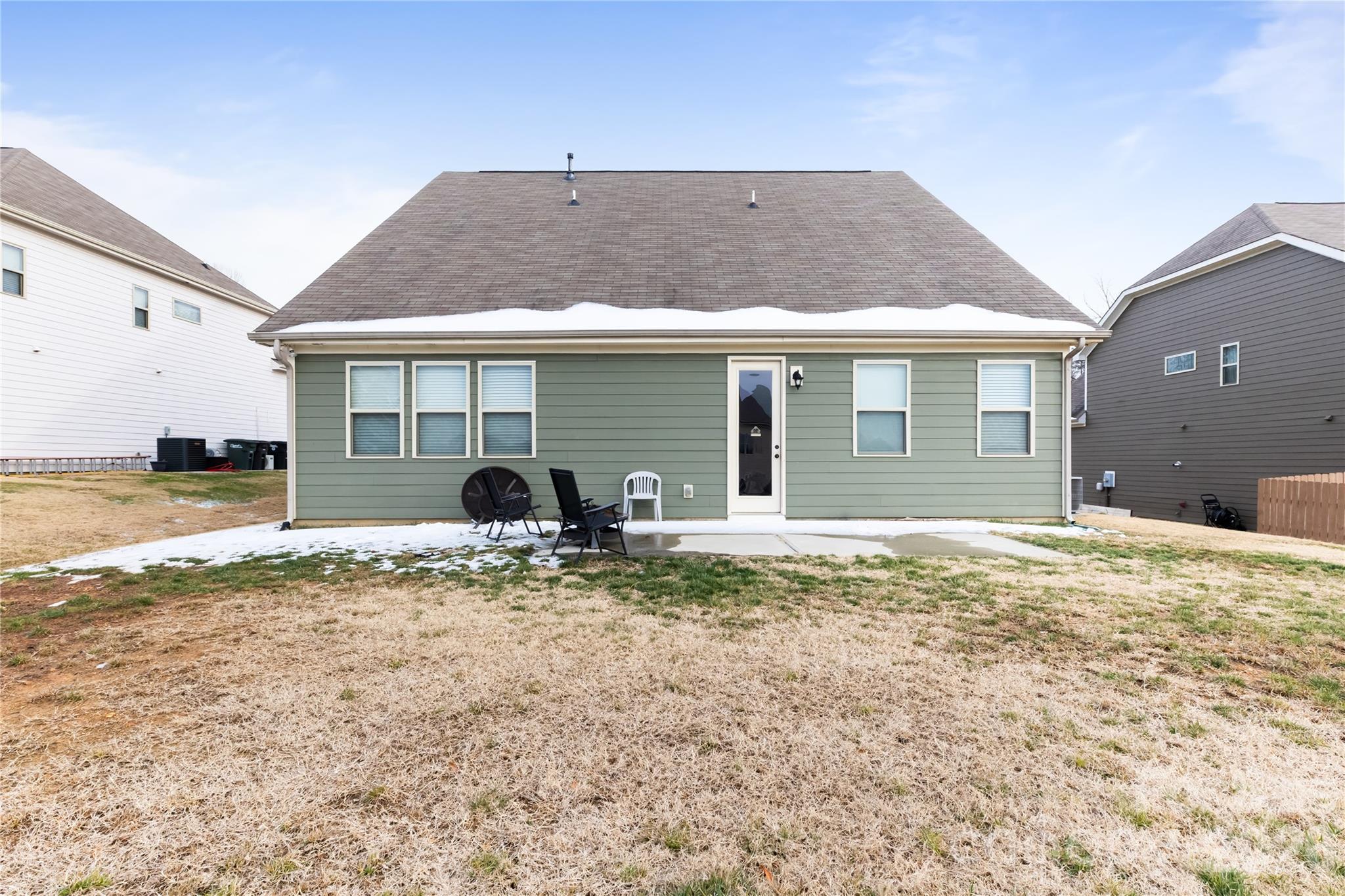 348 Pleasant View Lane SE