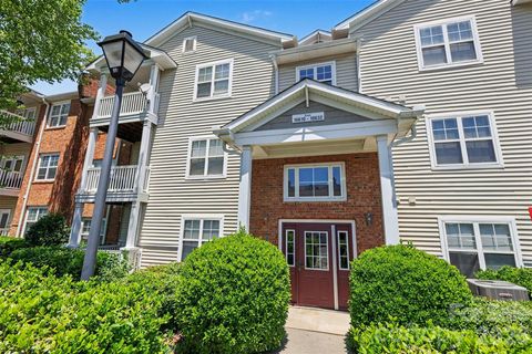 Photo of 10616 Hill Point Court, Charlotte, NC 28262 (MLS # 4385583)