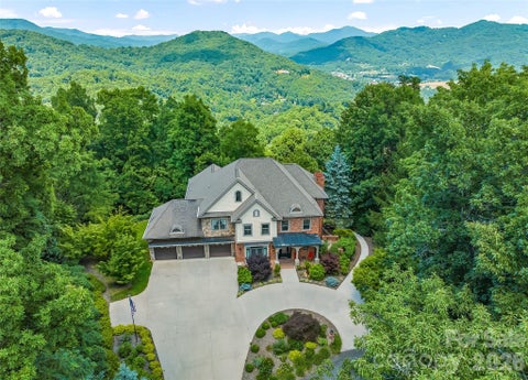 Photo of 106 Coyote Ridge, Maggie Valley, NC 28751 (MLS # 4401502)