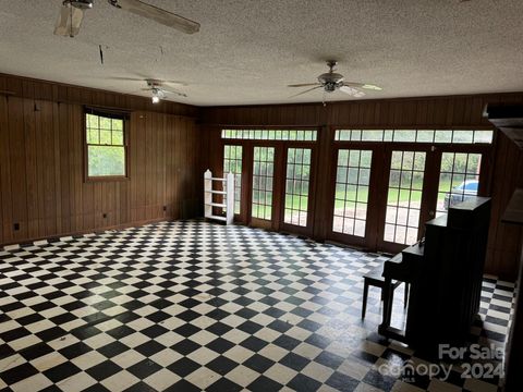 A home in North Wilkesboro