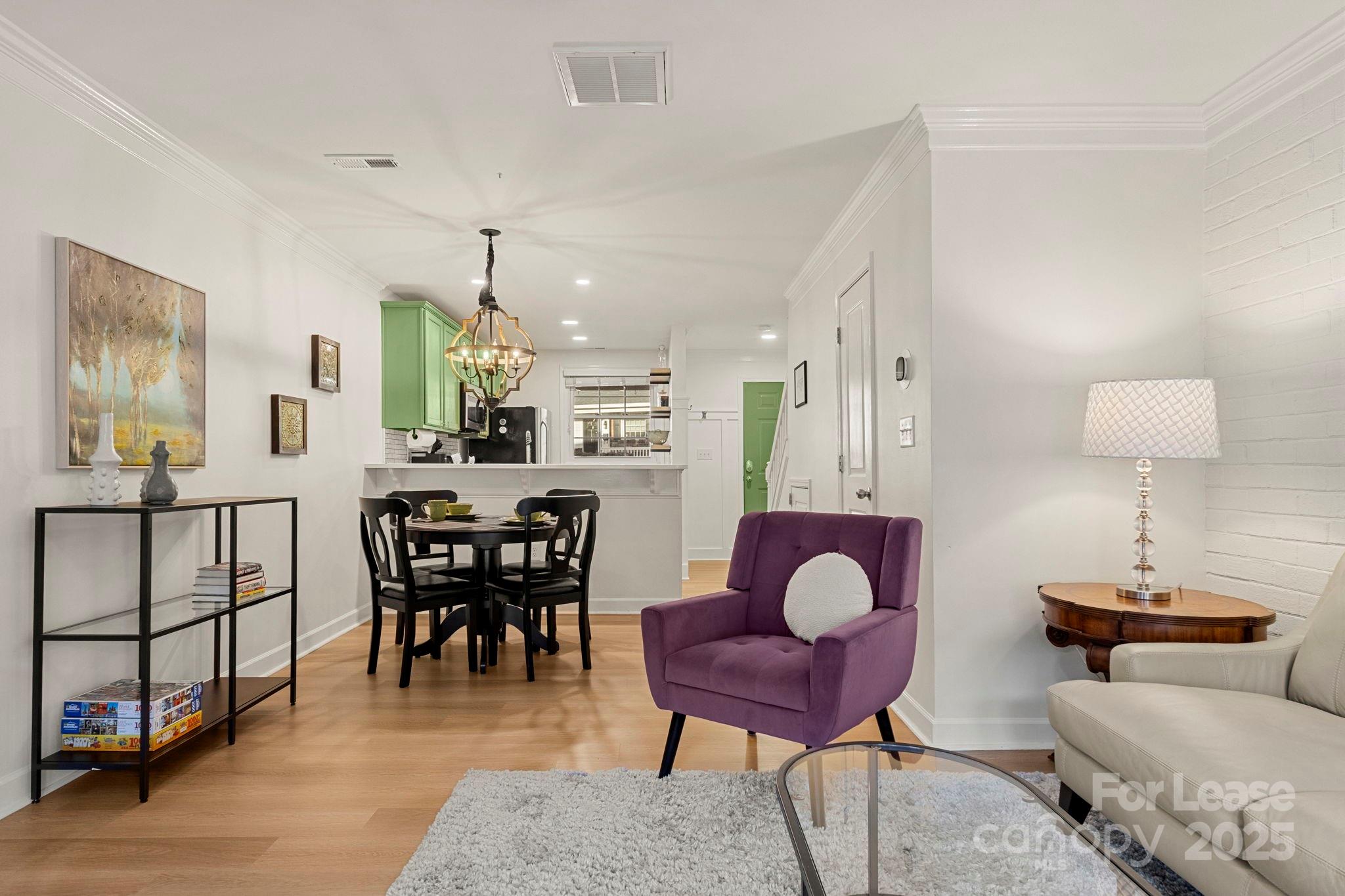 1318 Green Oaks Lane