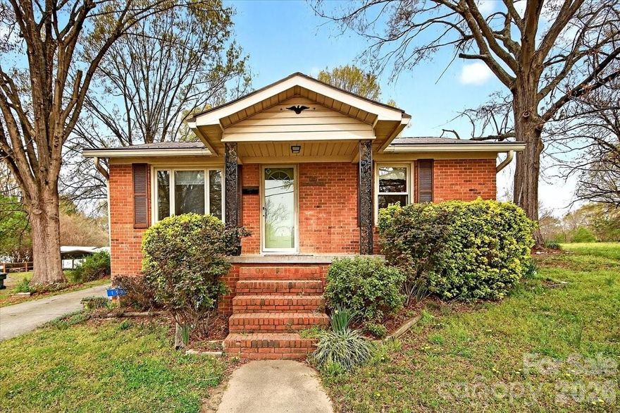 All Brick home and brick garage/ workshop and carport. This cute home offers living room 2 bedrooms and bonus/office. They use as a 3rd bedroom, but it does not have a closet.  Huge great room open to an eat in kitchen.
Two full baths and great back yard with patio area. This will make a great starter home.
