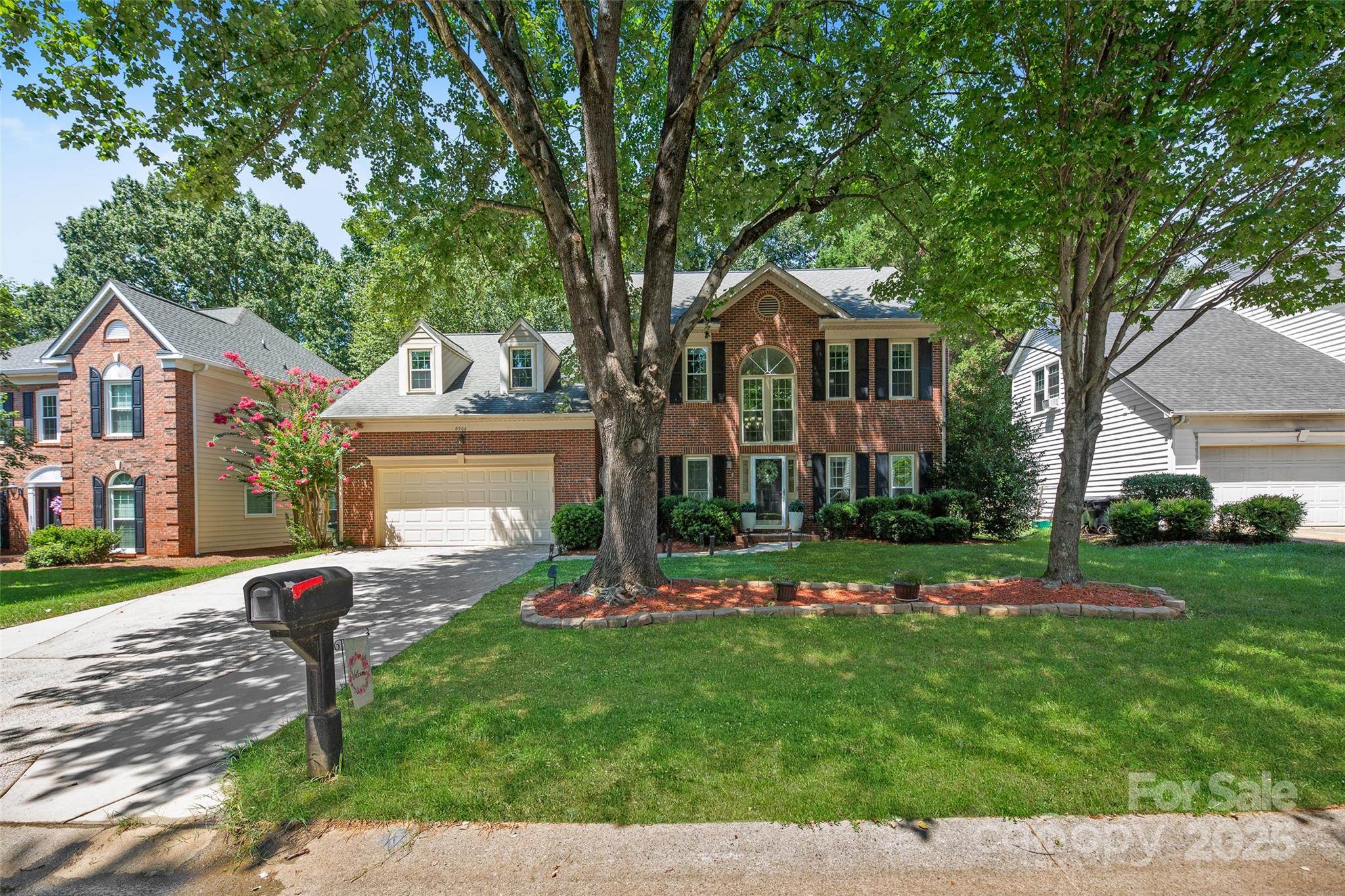 8906 Glade Court