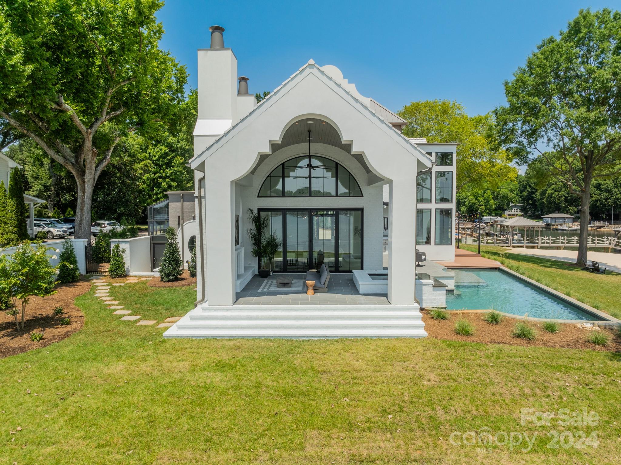 Point Largo - Residential