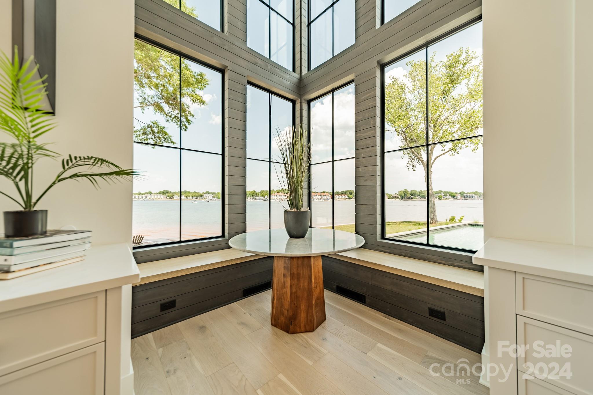 Point Largo - Residential