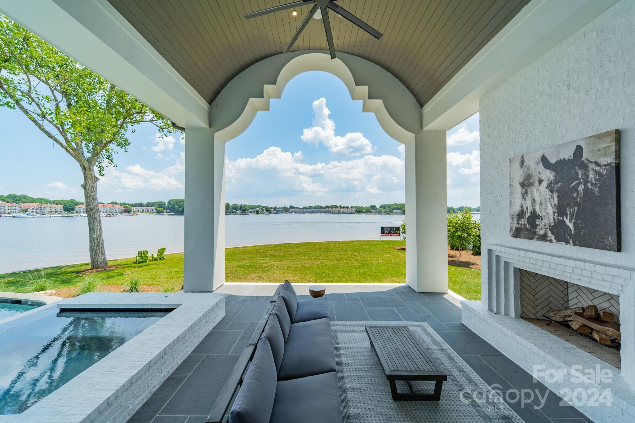 Point Largo - Residential