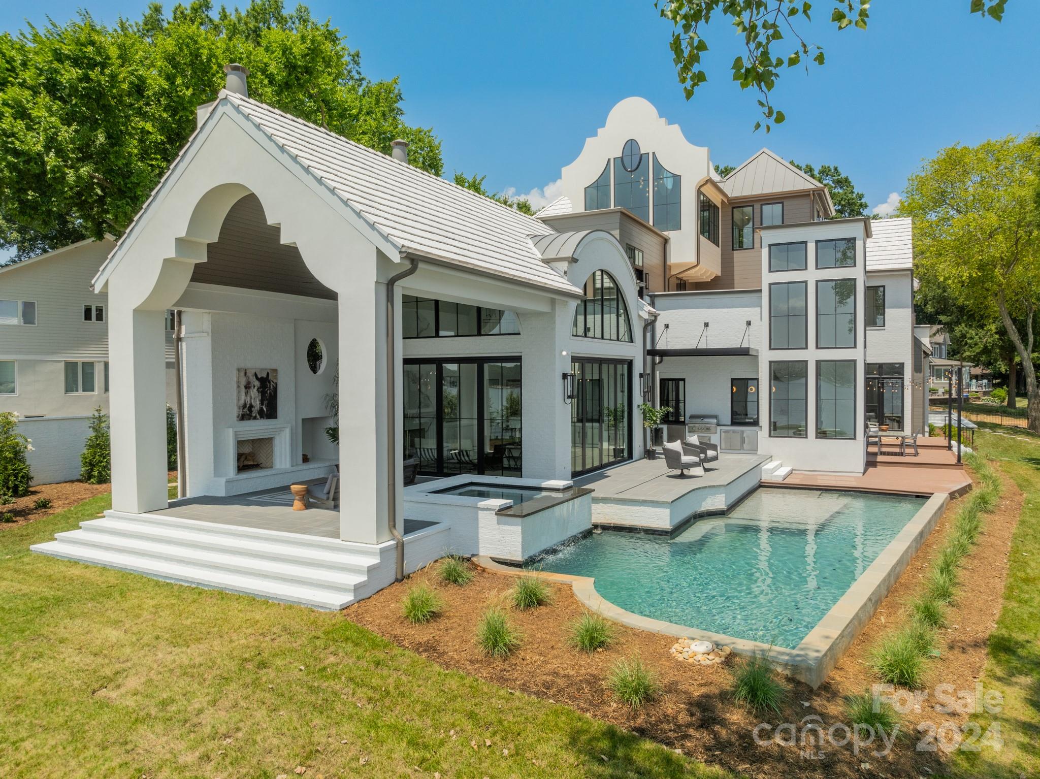 Point Largo - Residential