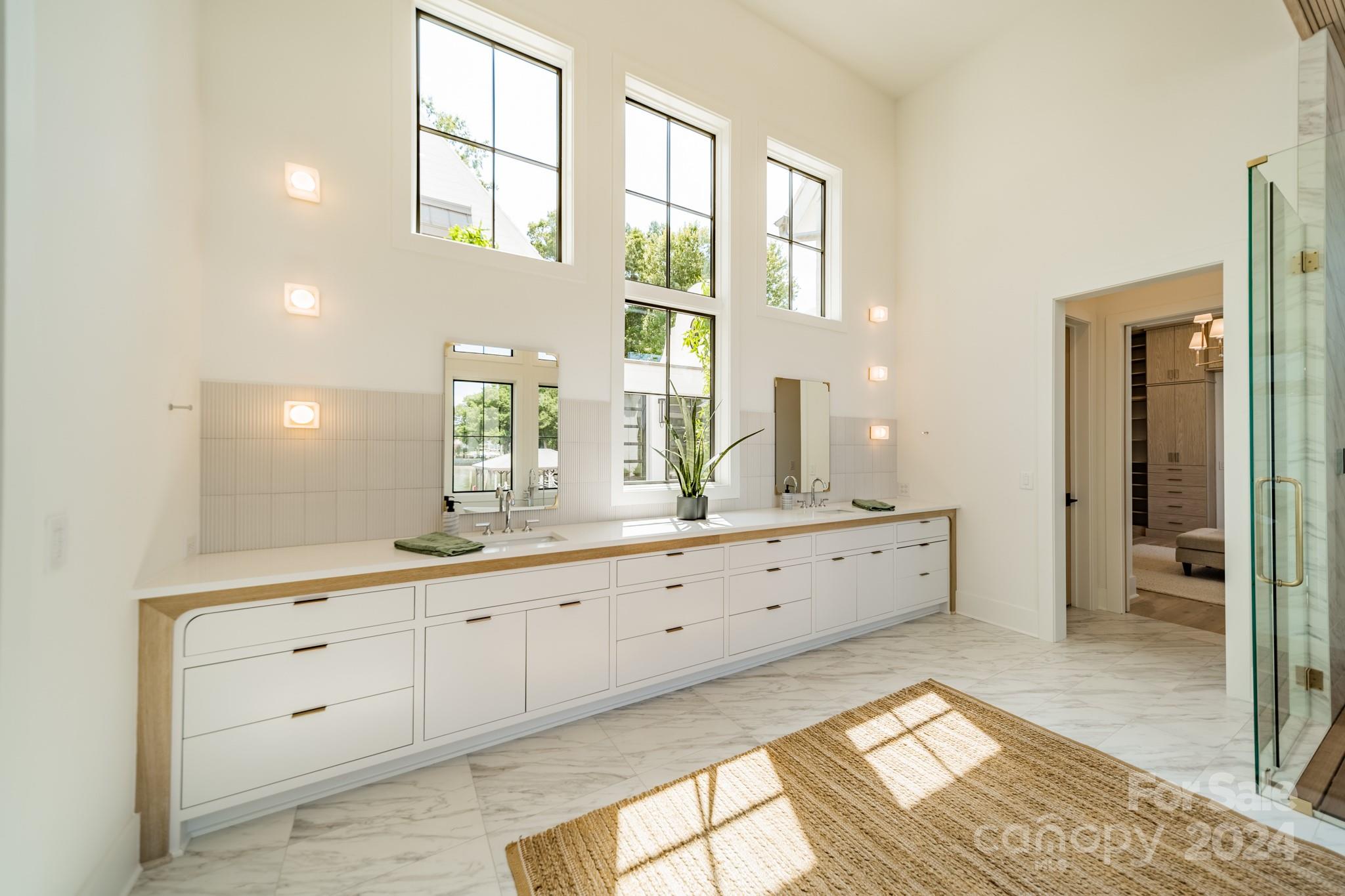 Point Largo - Residential