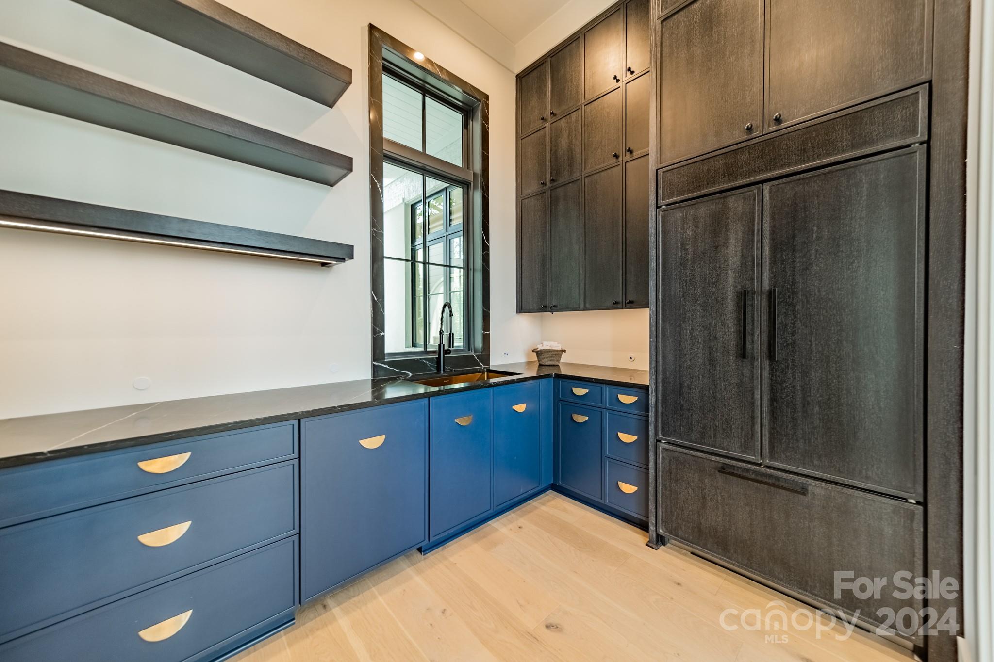 Point Largo - Residential