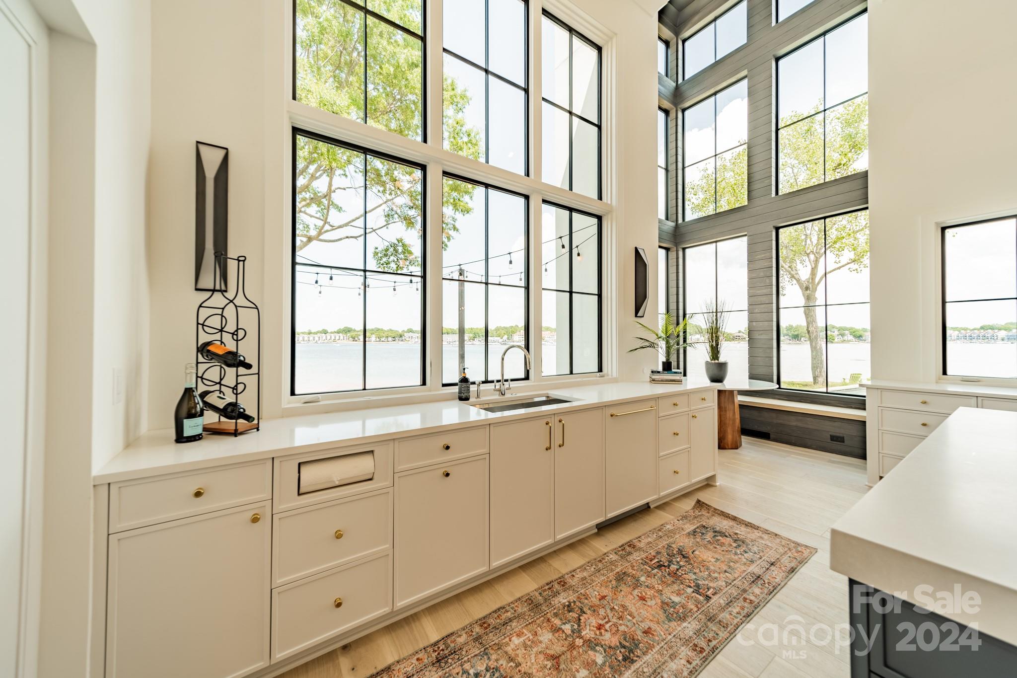 Point Largo - Residential