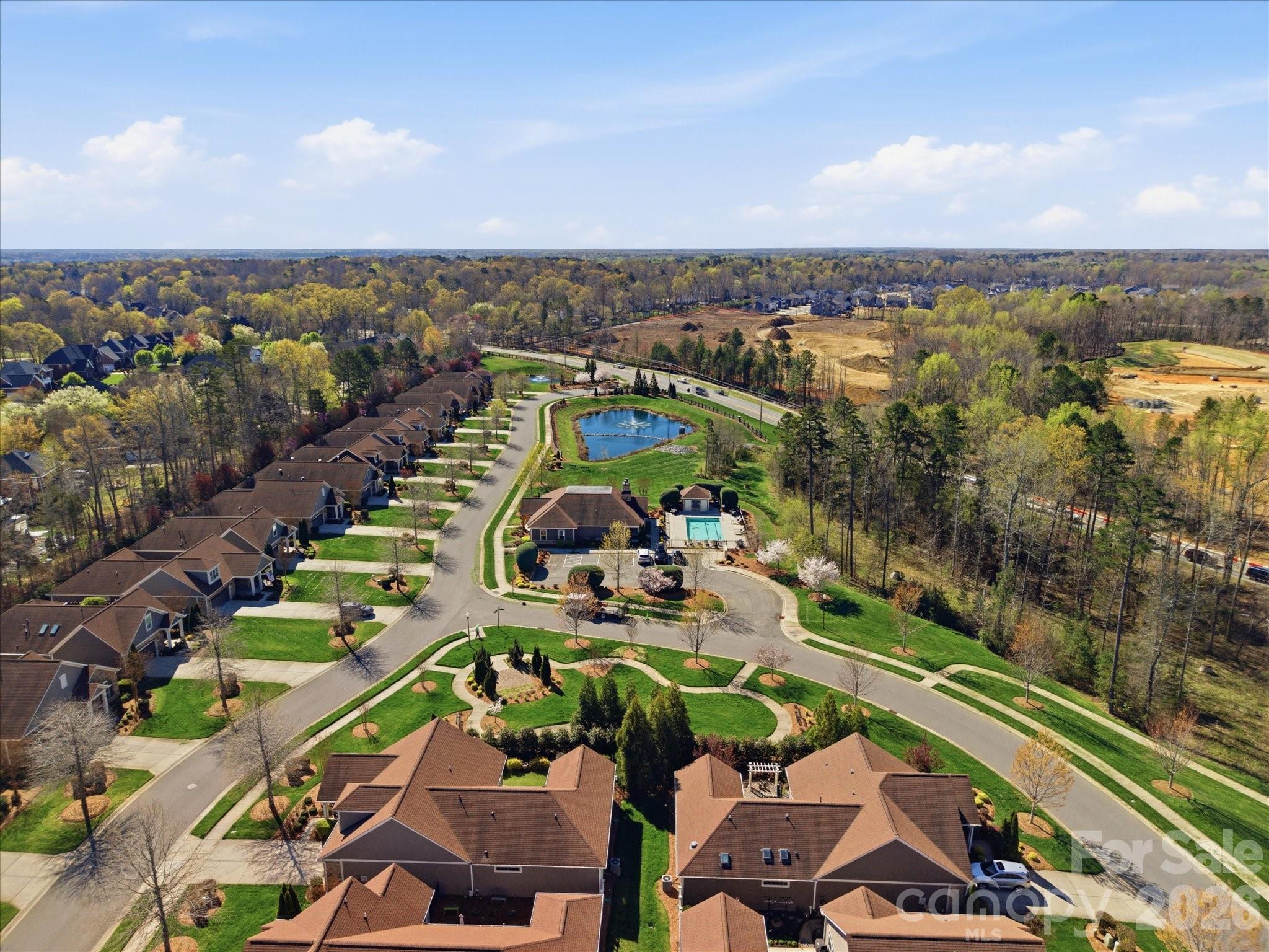 The Courtyards at Emerald Lake - Residential