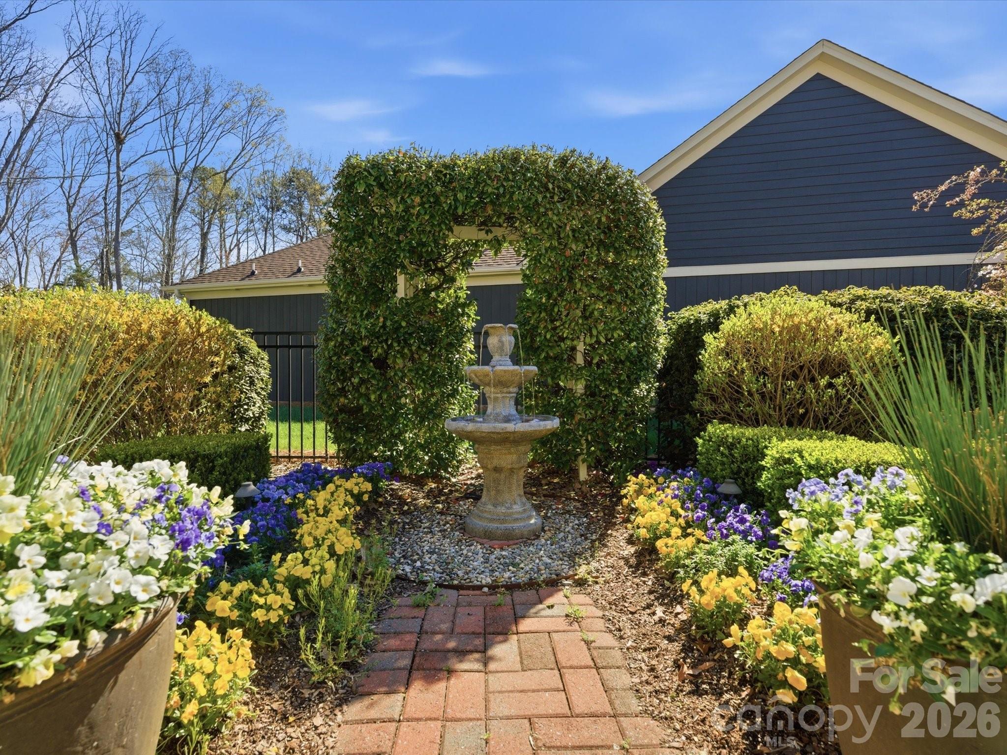 The Courtyards at Emerald Lake - Residential