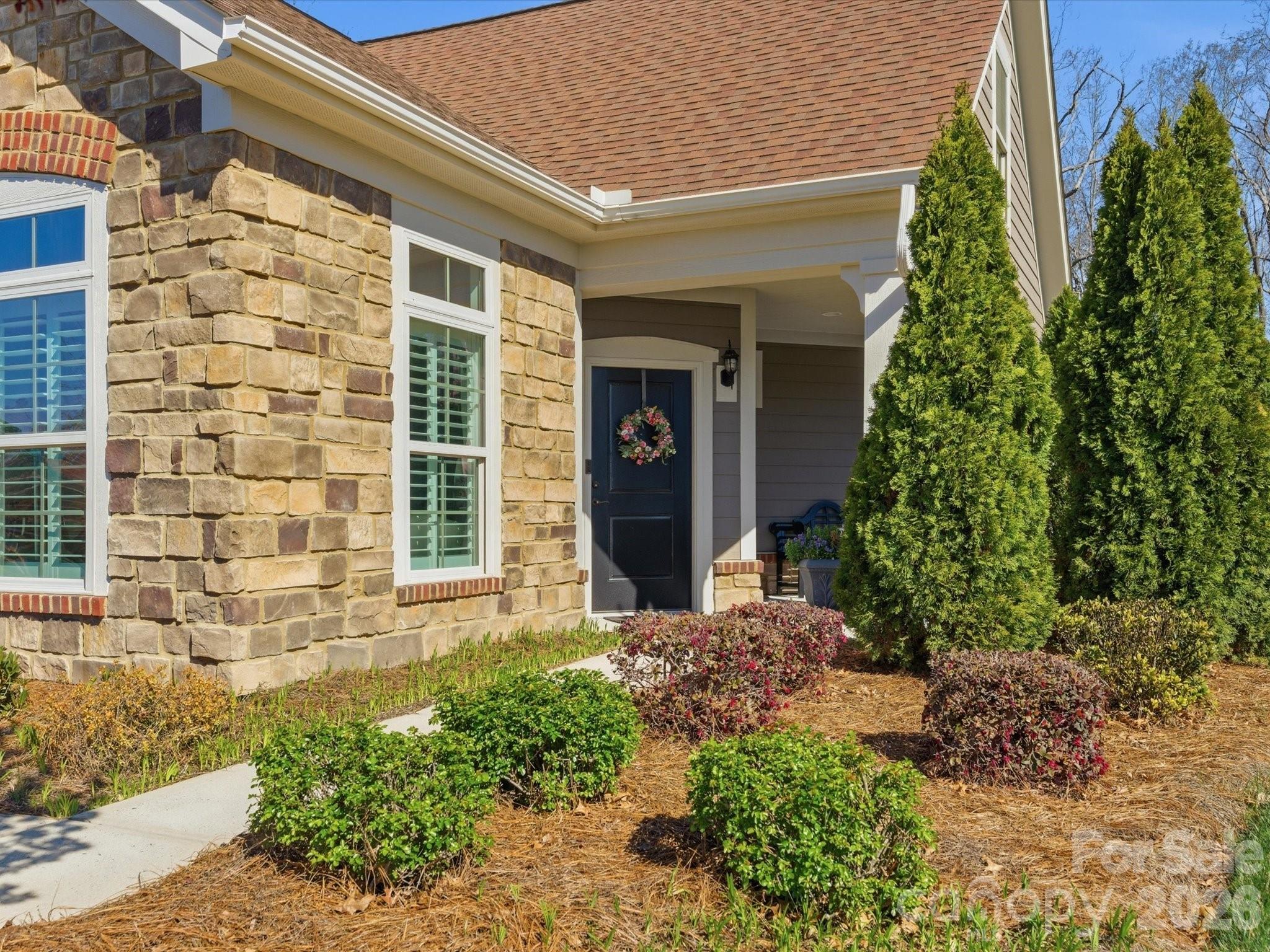 The Courtyards at Emerald Lake - Residential