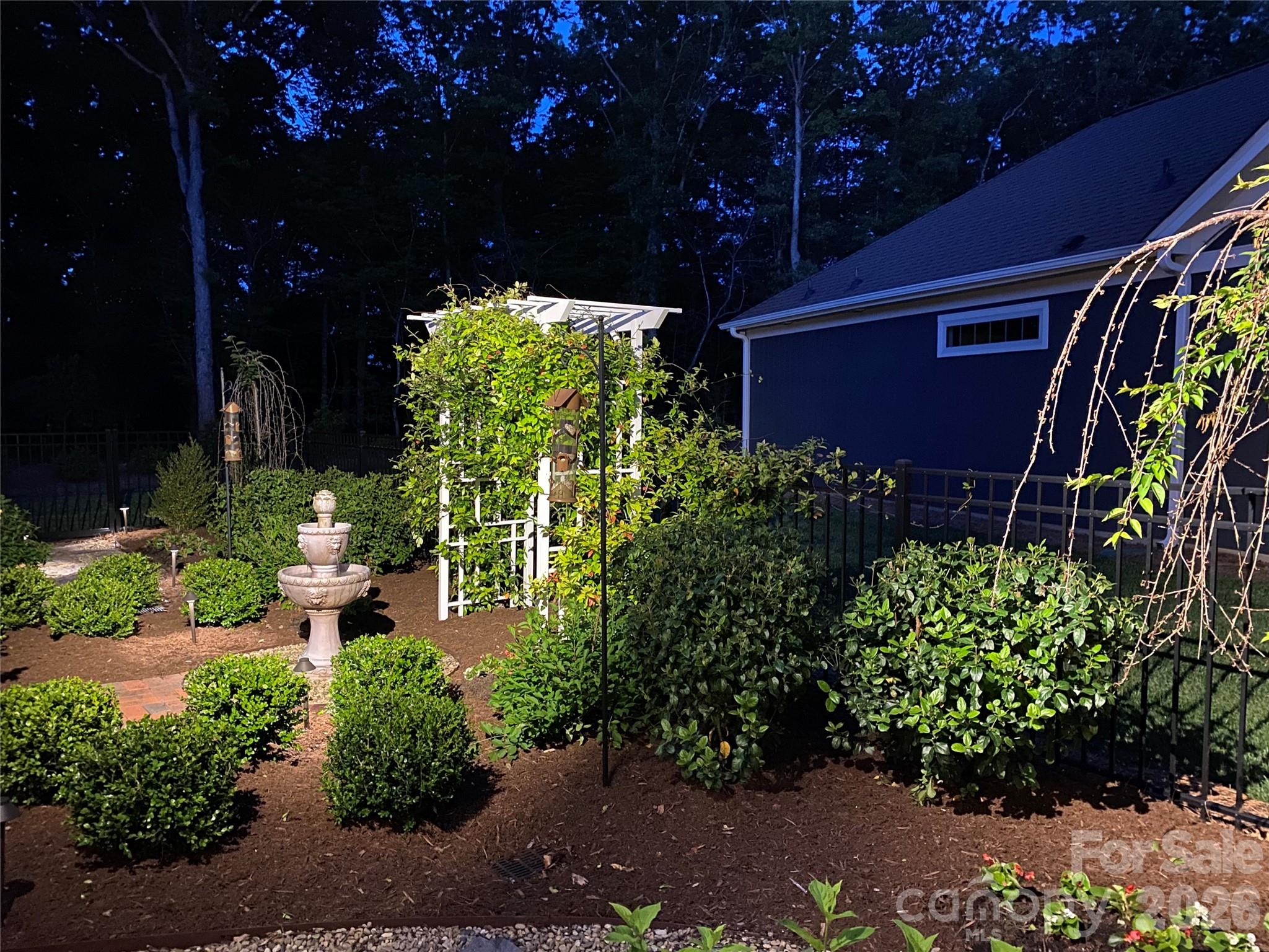 The Courtyards at Emerald Lake - Residential