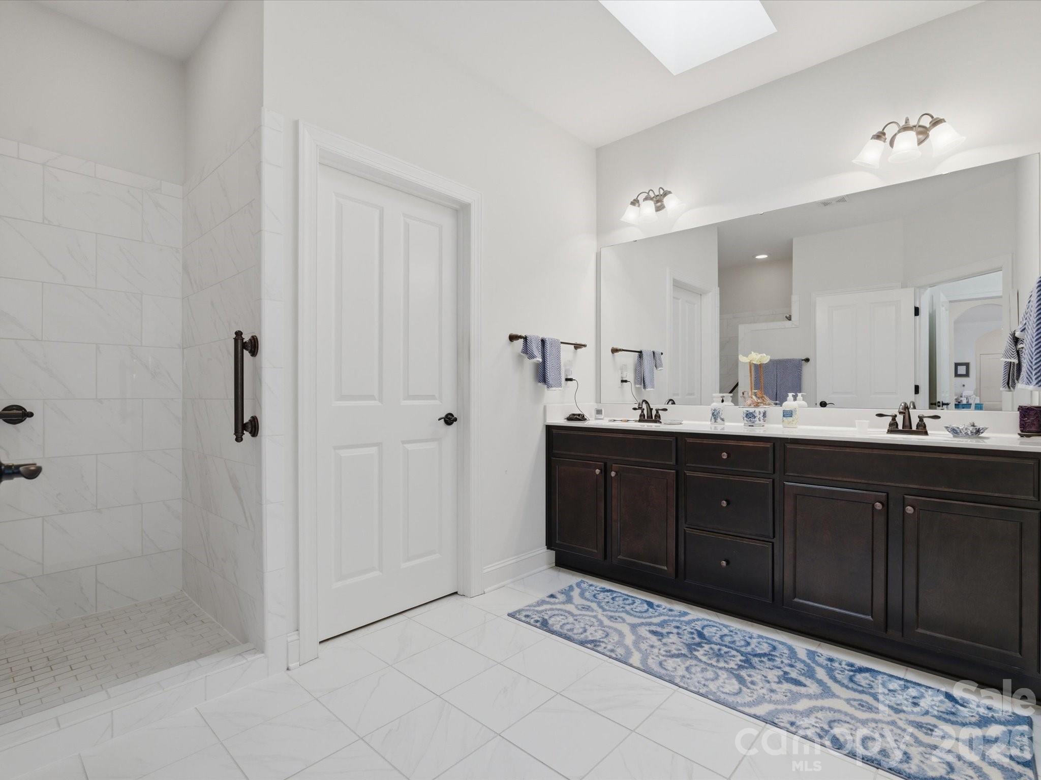 The Courtyards at Emerald Lake - Residential