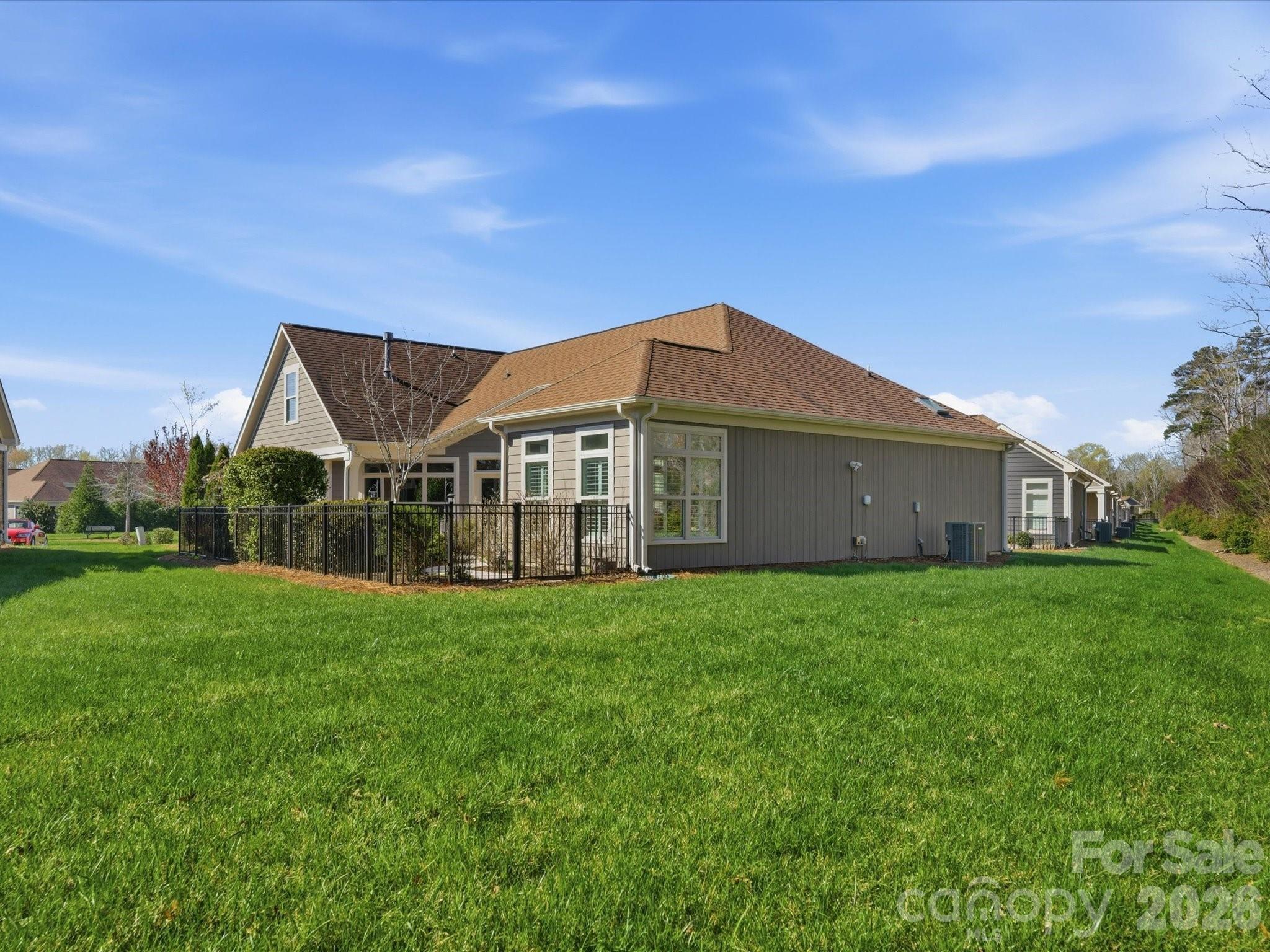 The Courtyards at Emerald Lake - Residential
