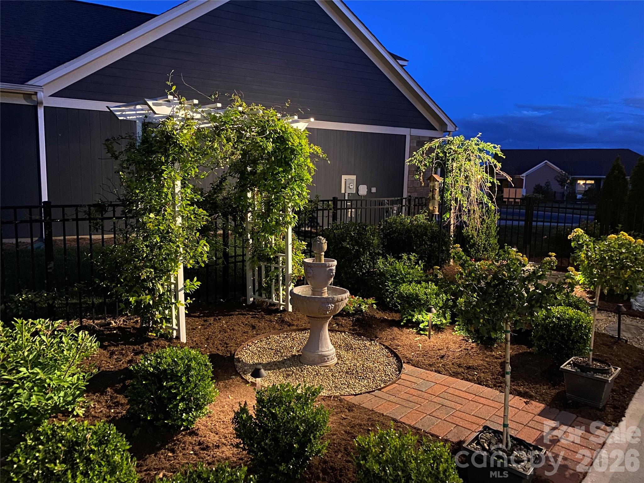 The Courtyards at Emerald Lake - Residential