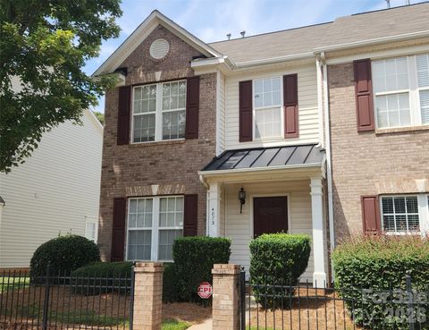 Photo of 4873 Prosperity Ridge Road, Charlotte, NC 28269 (MLS # 4403215)