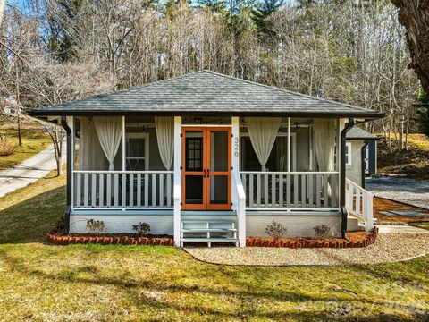 326 Lyndhurst Drive Hendersonville NC 28971