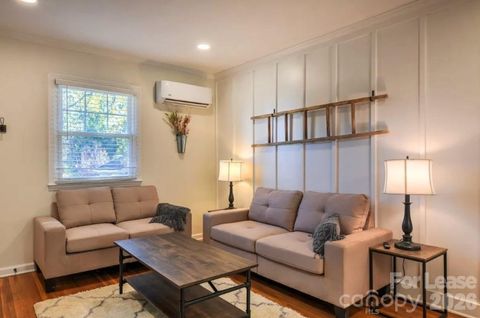 Photo of 2631 Vail Avenue, Charlotte, NC 28207 (MLS # 4342956)