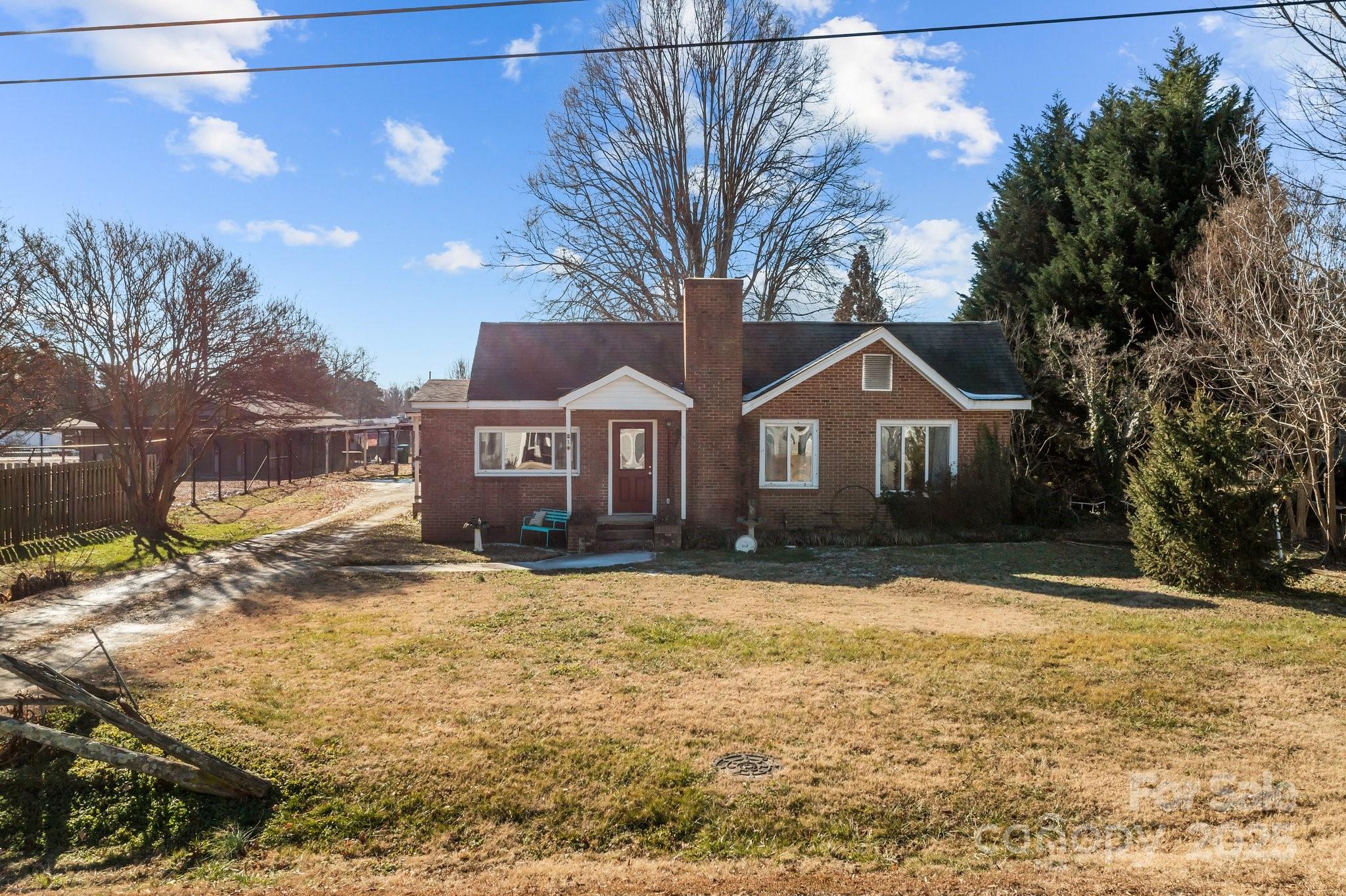 814 E Mills Drive